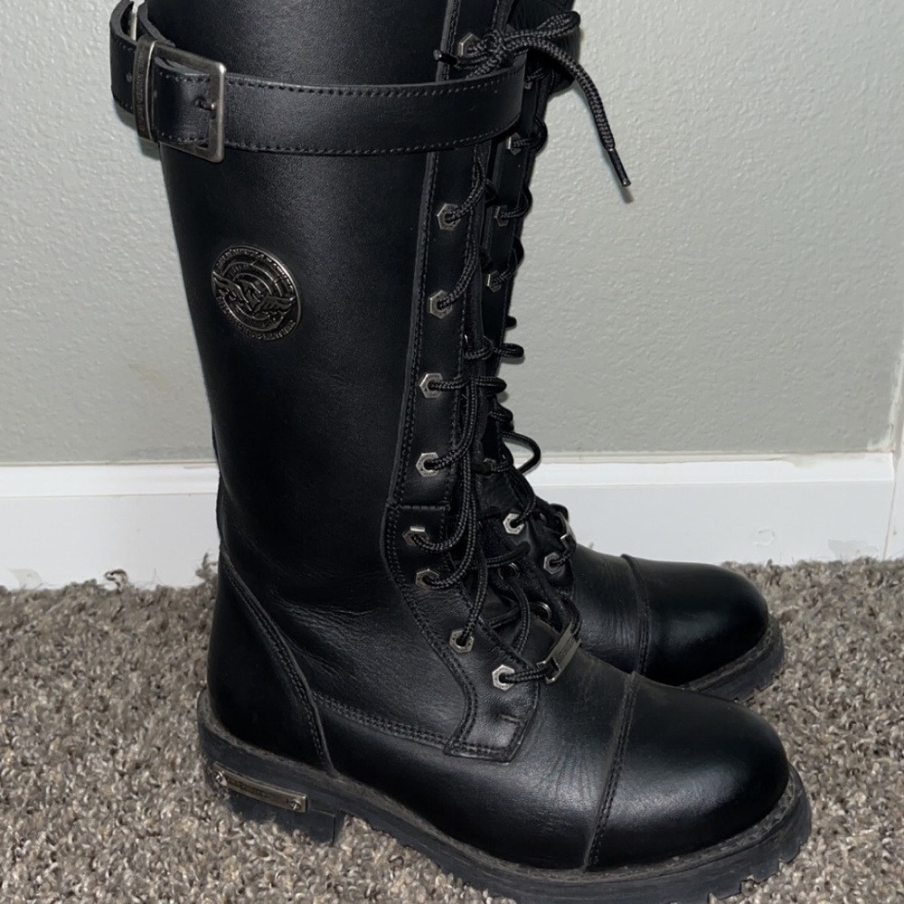 Harley Davidson Women’s Boots. Worn a few times & have been stored. Size 8 1/2.